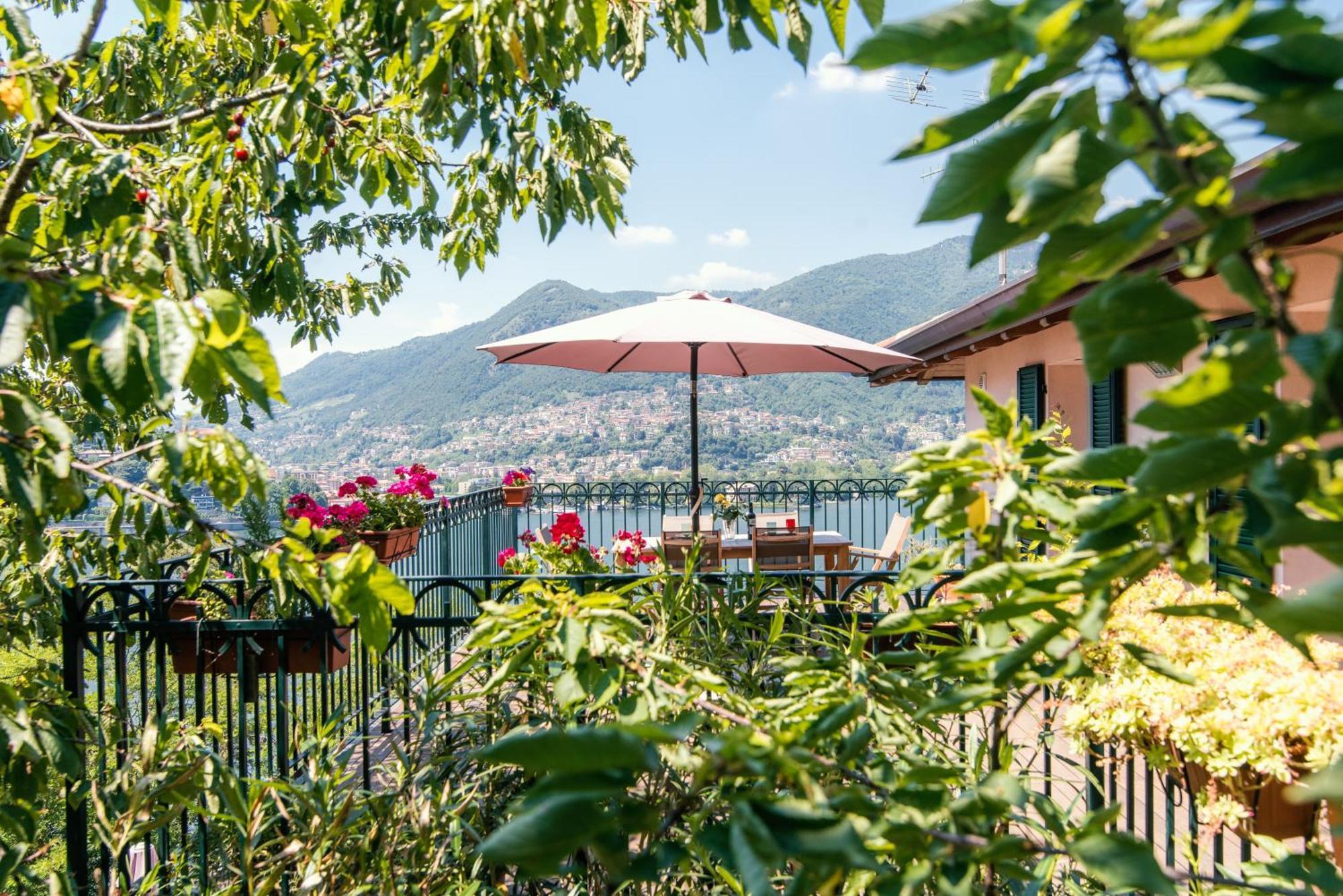Como Lake & Mountain Exterior photo